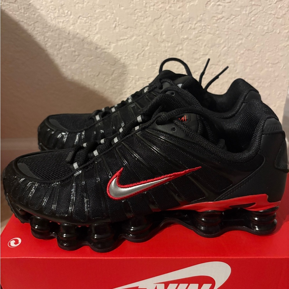 Nike Shox TL Black University Red ‼️STEAL‼️Size 10M